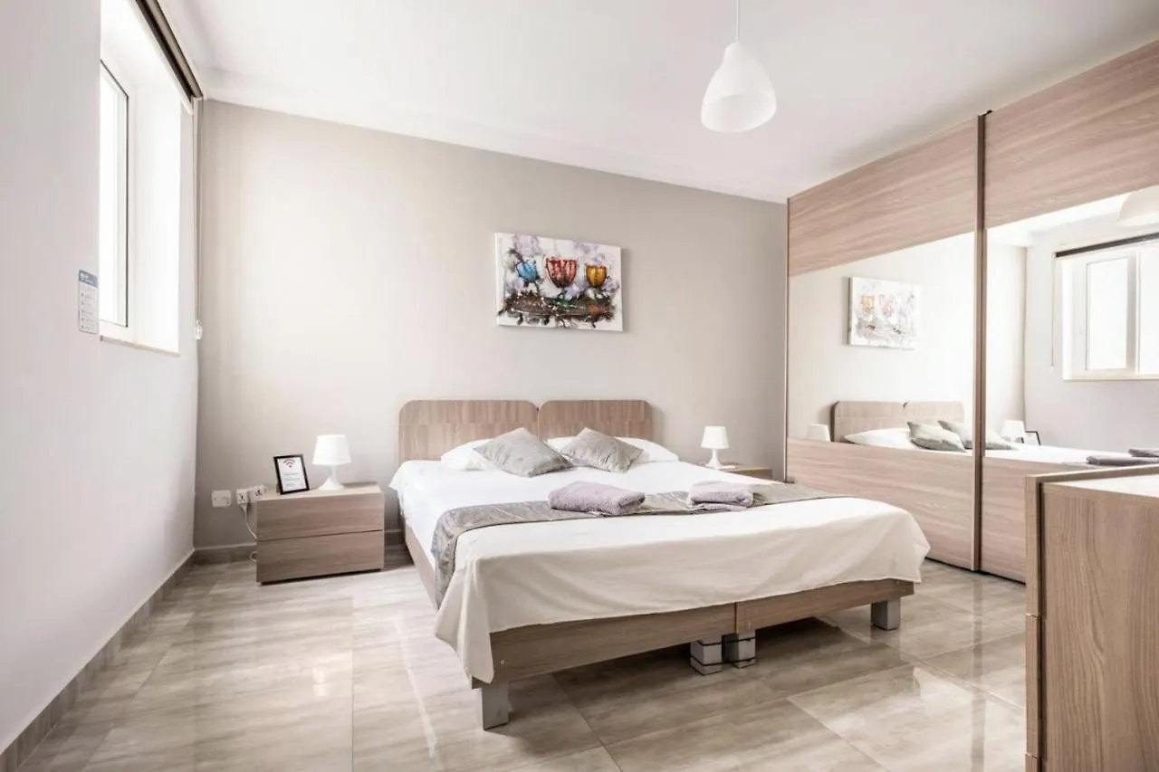 F8 Modern And Bright Apartment In Malta Msida