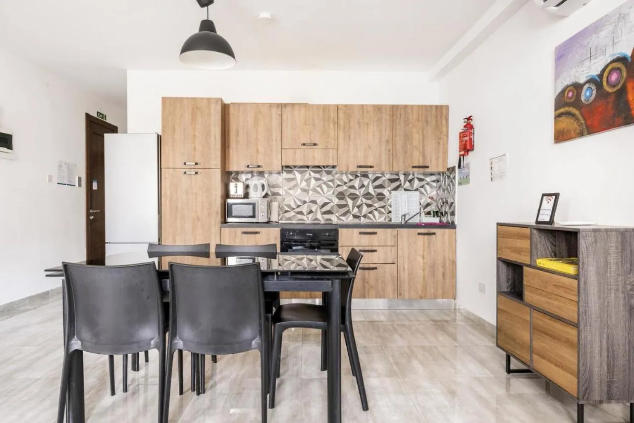 F8 Modern And Bright Apartment In Malta Msida