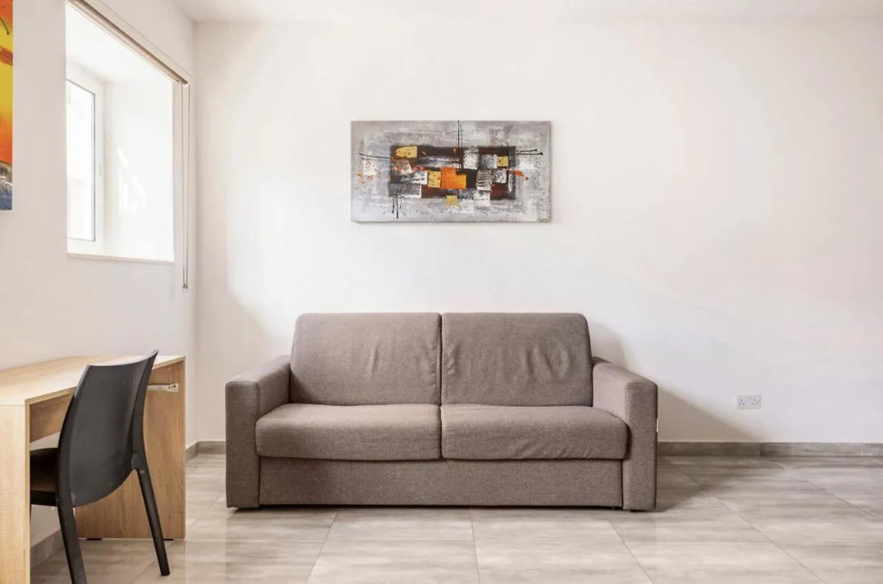 F8 Modern And Bright Apartment In Malta Msida