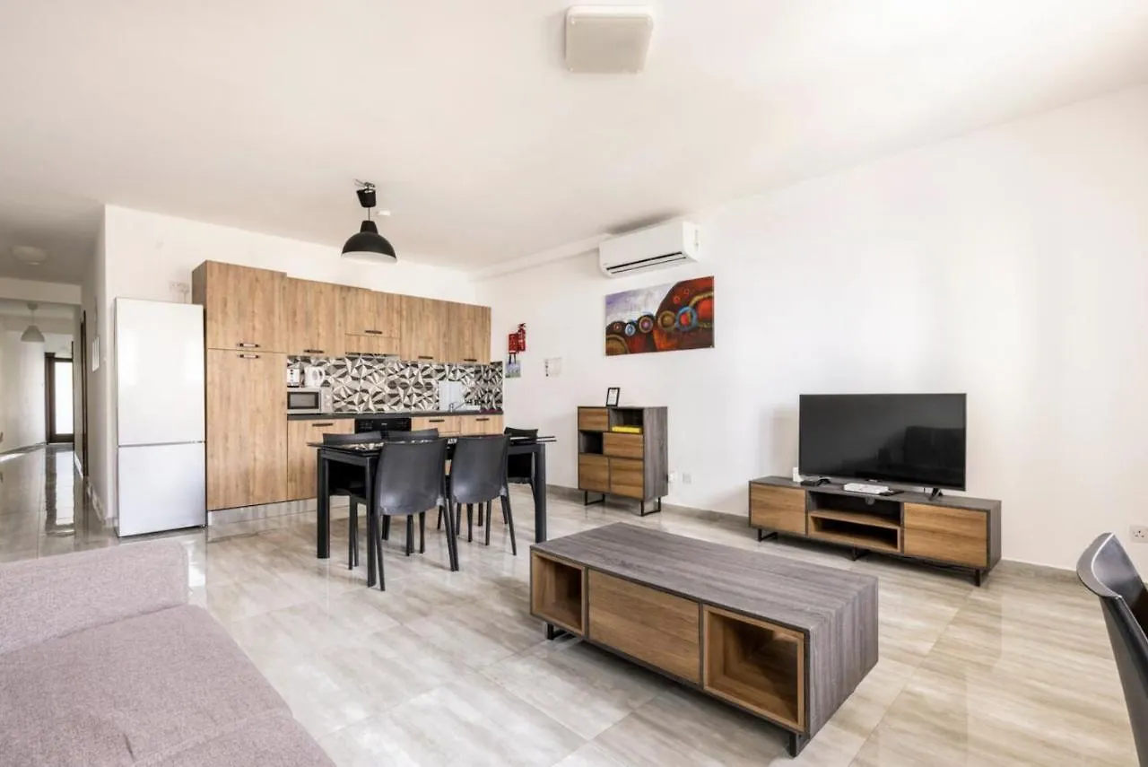 F8 Modern And Bright Apartment In Malta Msida